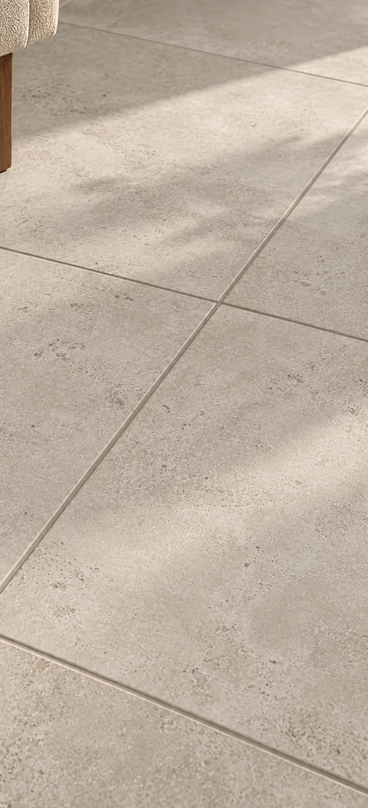 Piastrelle beige di qualità con fughe pulite